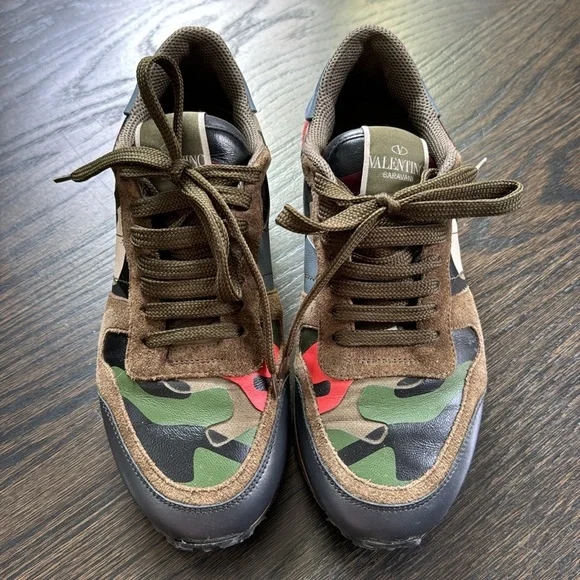 EUC Valentino suede sneakers - beautiful and comfortable - from TRR - with box - Picture 7 of 12